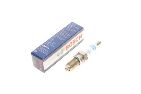 Свiчка запалювання BOSCH 0 242 140 519