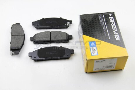 Гальмівні колодки перед. Mitsubishi L200 05-15 (tokico) BREMSI BP3296