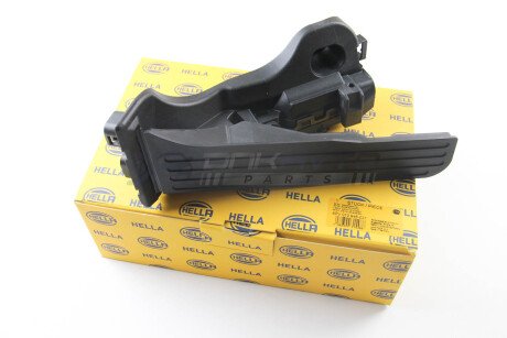 Педаль газу A3/OCTAVIA/SUPERB/PASSAT 1.2-5.2 98-17 HELLA 6PV010946021